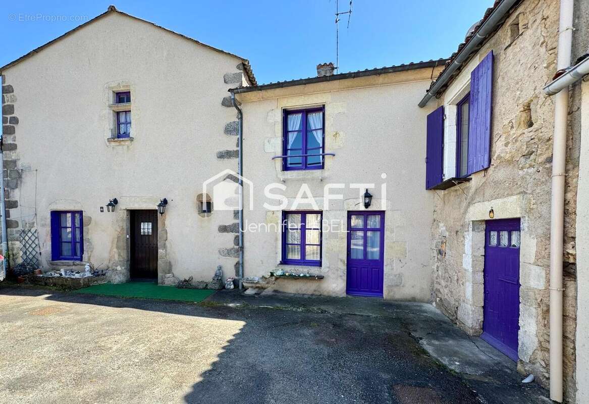 Maison 225 m² à Saint-Loup-Lamaire  - photo 2