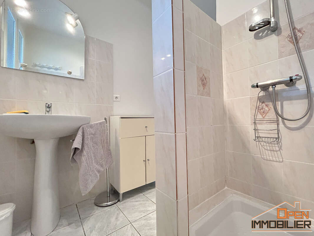 Maison à SAINT-JULIEN-DE-LAMPON