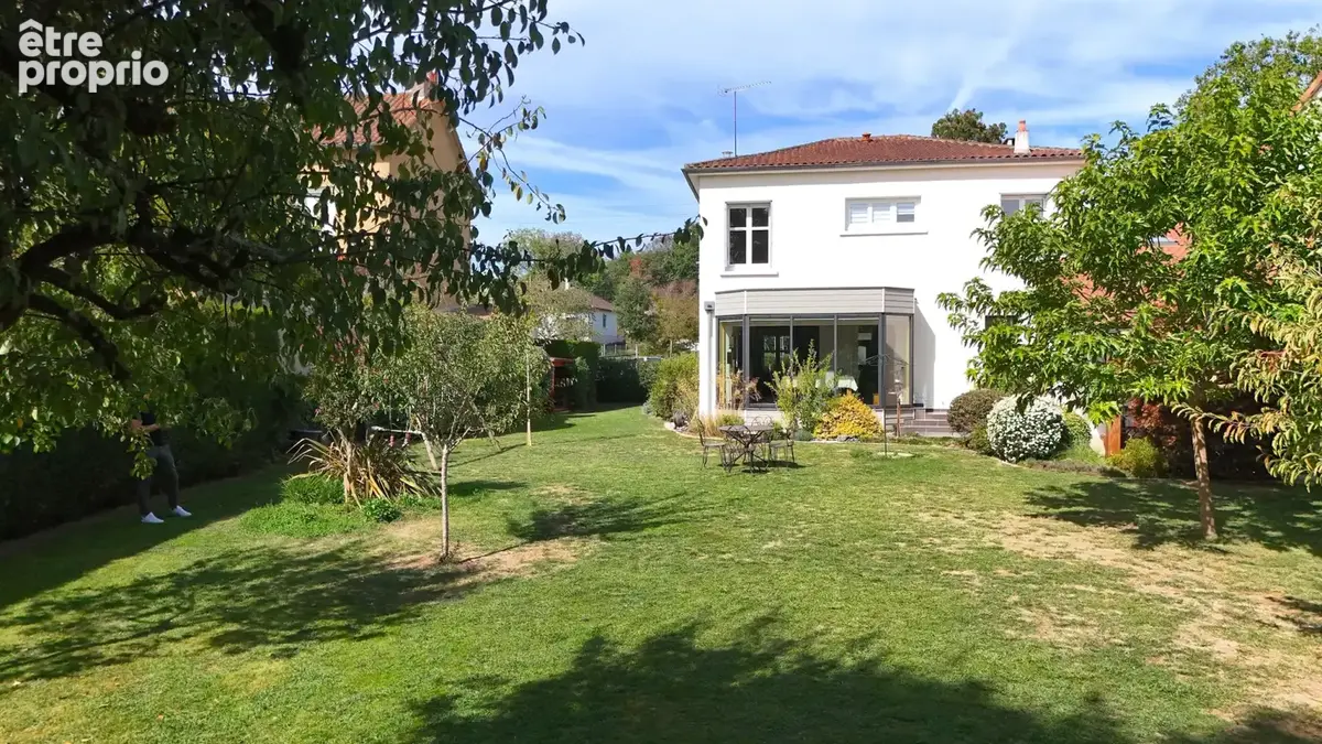 Superbe maison familiale rénovée   5 chambres, bureau, garage et jardin   Poitiers - photo 2