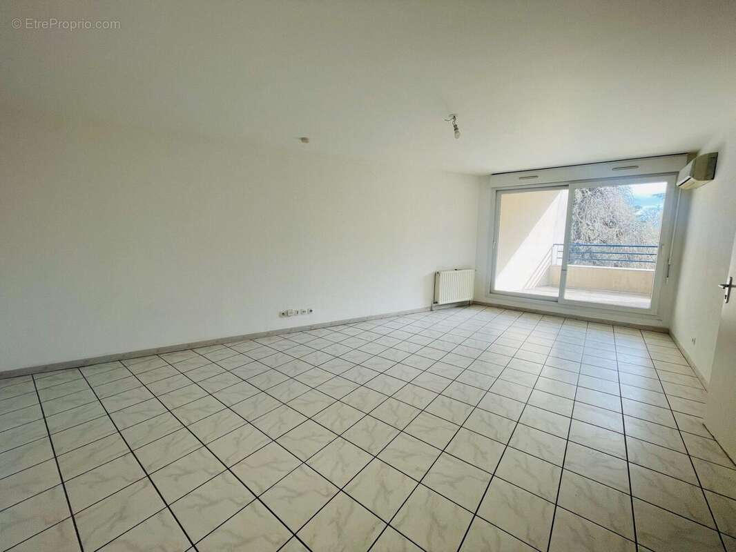 Appartement à ROMANS-SUR-ISERE