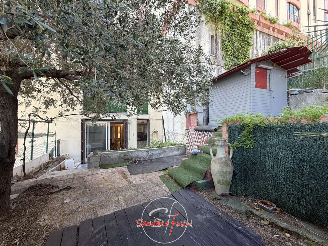 Appartement à CARROS