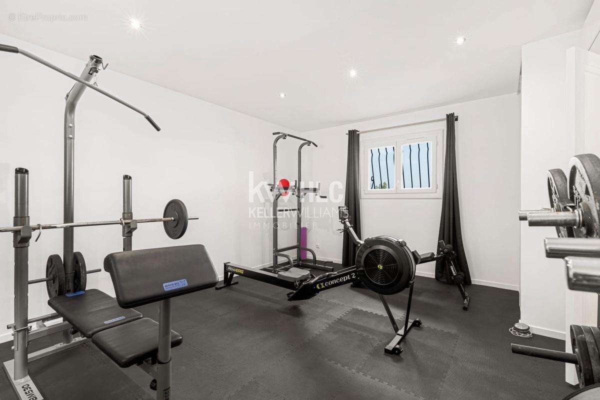 Maison à SAINT-LAURENT-DU-VAR