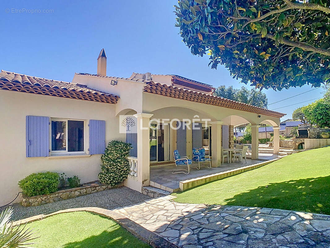 Maison La Valette-du-Var -  5 pièces - 154 m² - photo 16