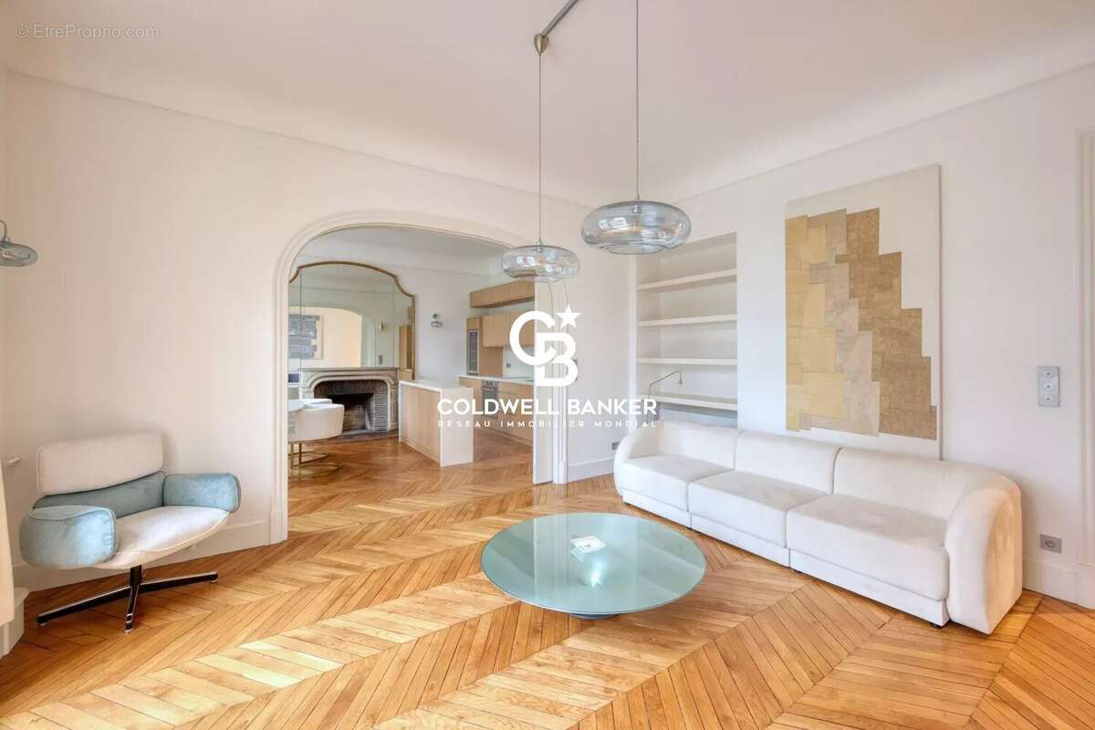 Appartement à PARIS-7E