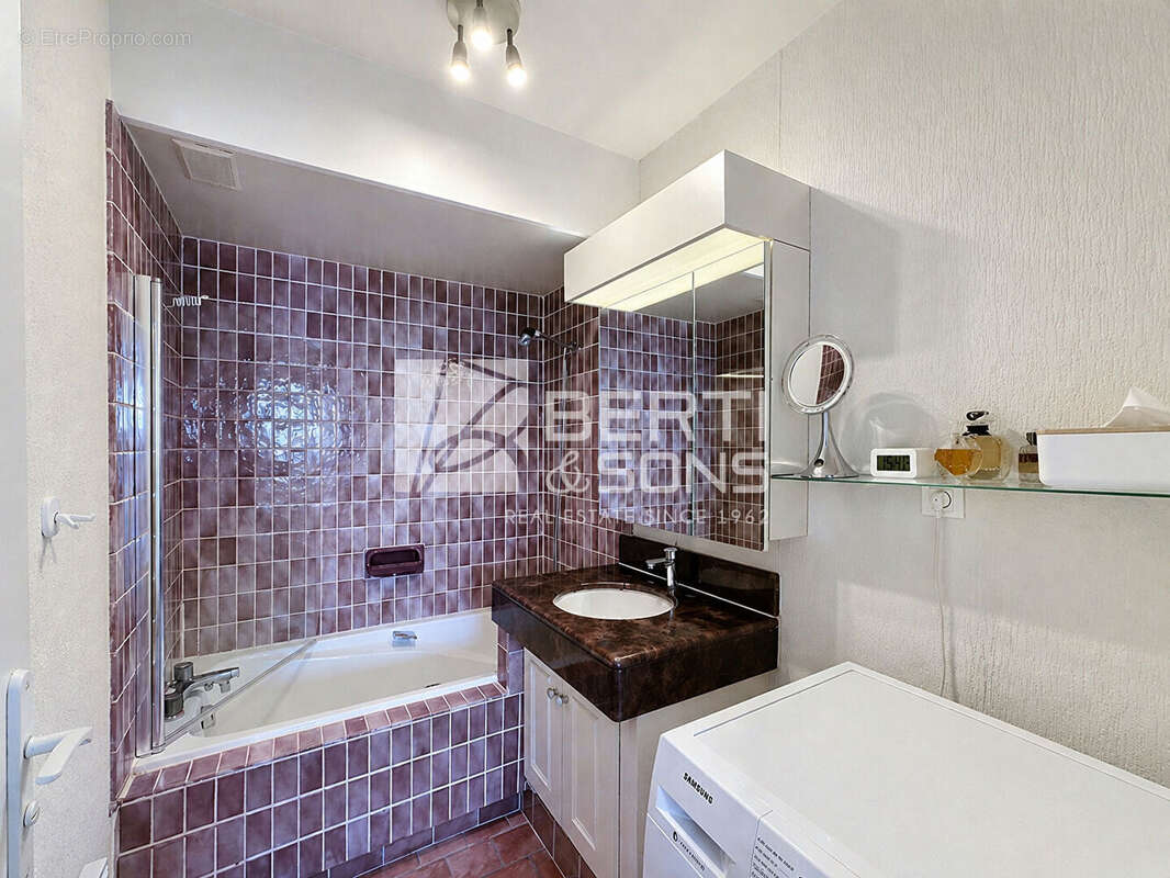 Appartement à MANDELIEU-LA-NAPOULE