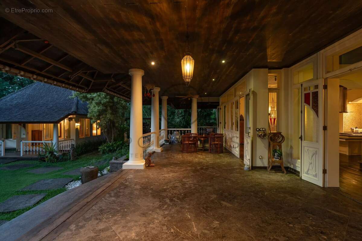 Domaine Colonial de Luxe Intemporel  Rare Résidence Familiale en Pleine Propriété près de Canggu, Bali - photo 37