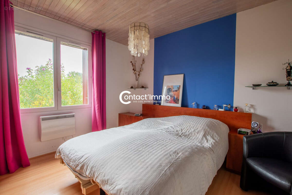 Maison à VIC-LE-COMTE