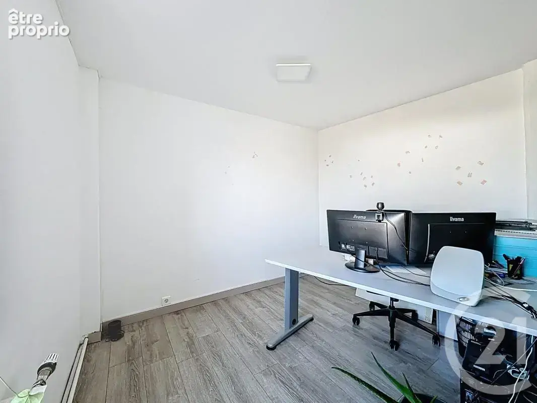 Maison 157 m² à Decines-Charpieu  - photo 13