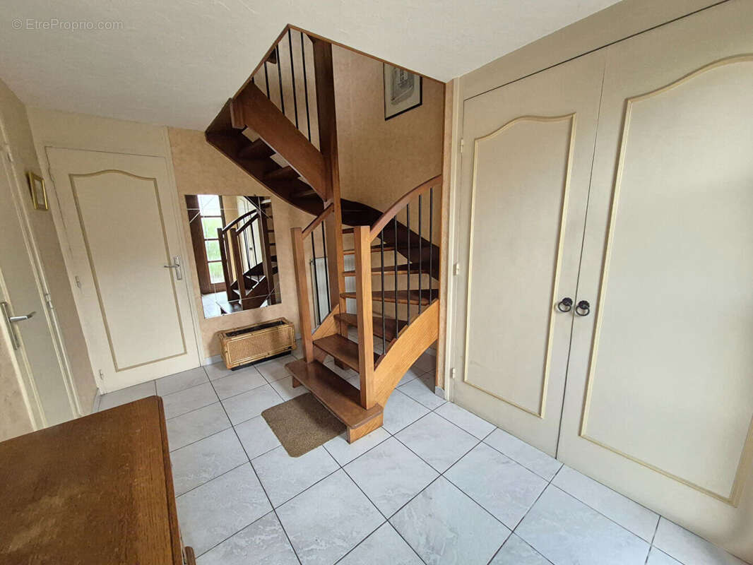 Maison à HALLENNES-LEZ-HAUBOURDIN