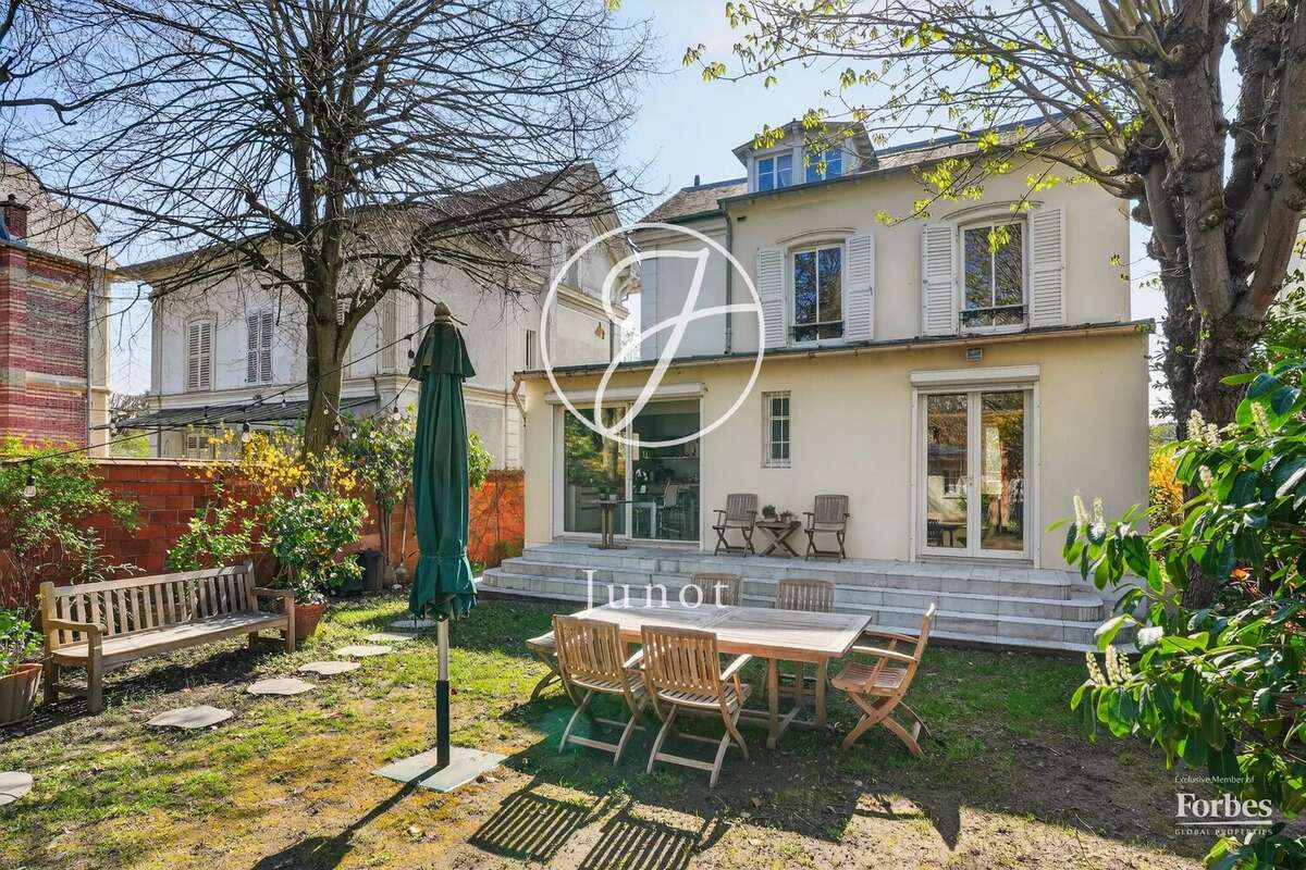 Maison à LE VESINET
