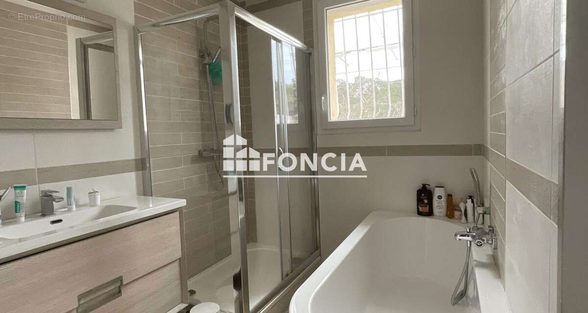 Appartement à LE ROVE