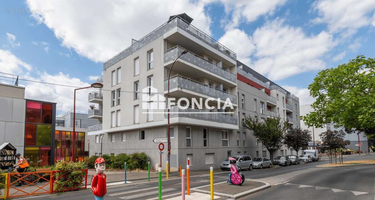 Appartement coup de cœur – Dernier étage avec exceptionnelle terrasse de 45 m² ! - photo 13