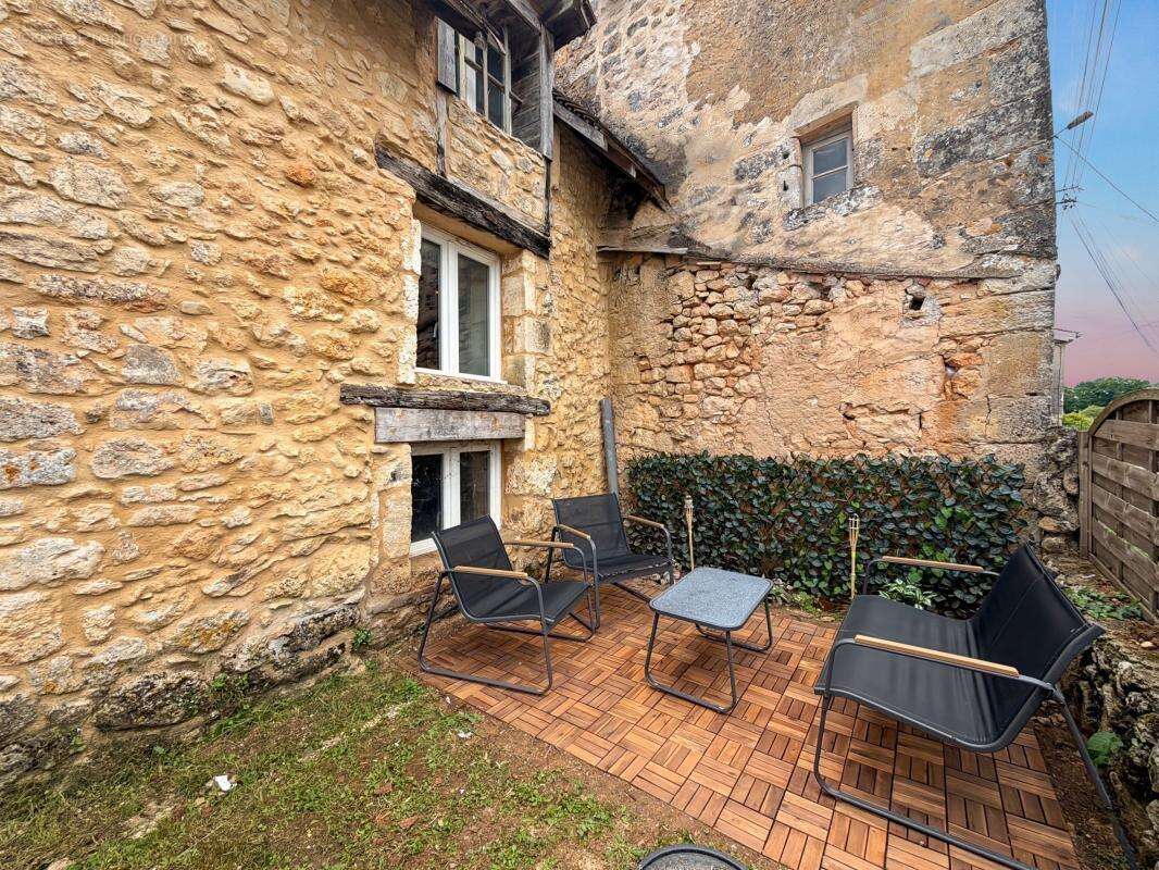 Maison à SARLIAC-SUR-L'ISLE