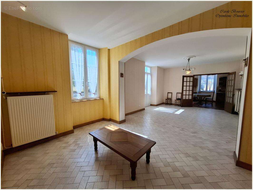 À VENDRE – Maison individuelle 6 pièces avec de beaux volumes et grenier aménageable à Châtenois (88) - photo 4