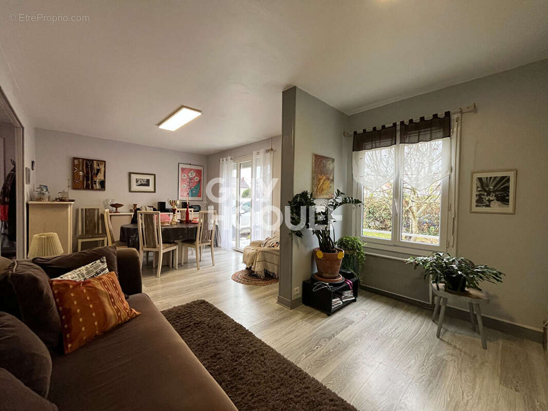 Maison à FLEURY-LES-AUBRAIS