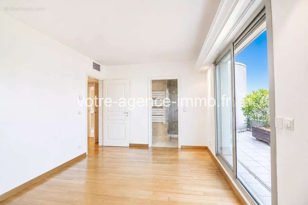 Nice Lanterne - PENTHOUSE VUE MER 360° - 190 m² + 346 m² de terrasses - Dernier étage - 2 garages - photo 24