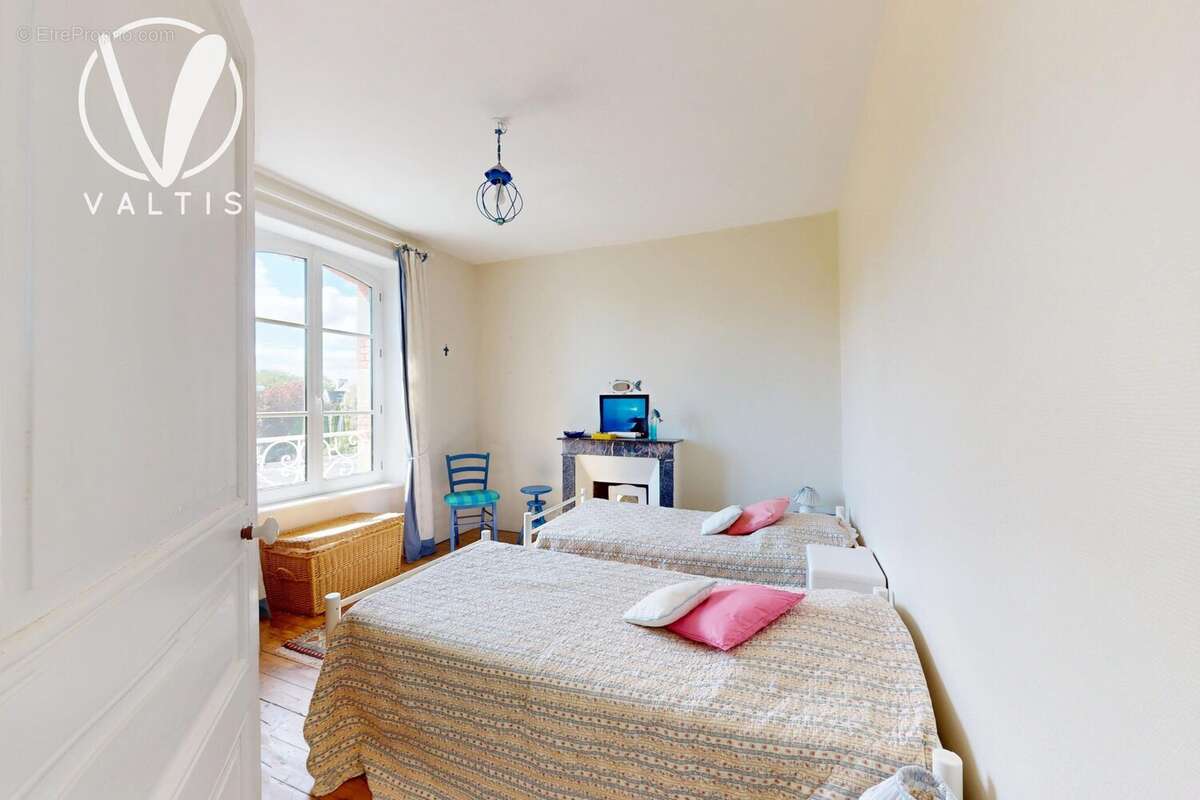 Maison 205 m² à Saint-Cast-Le-Guildo  - photo 9