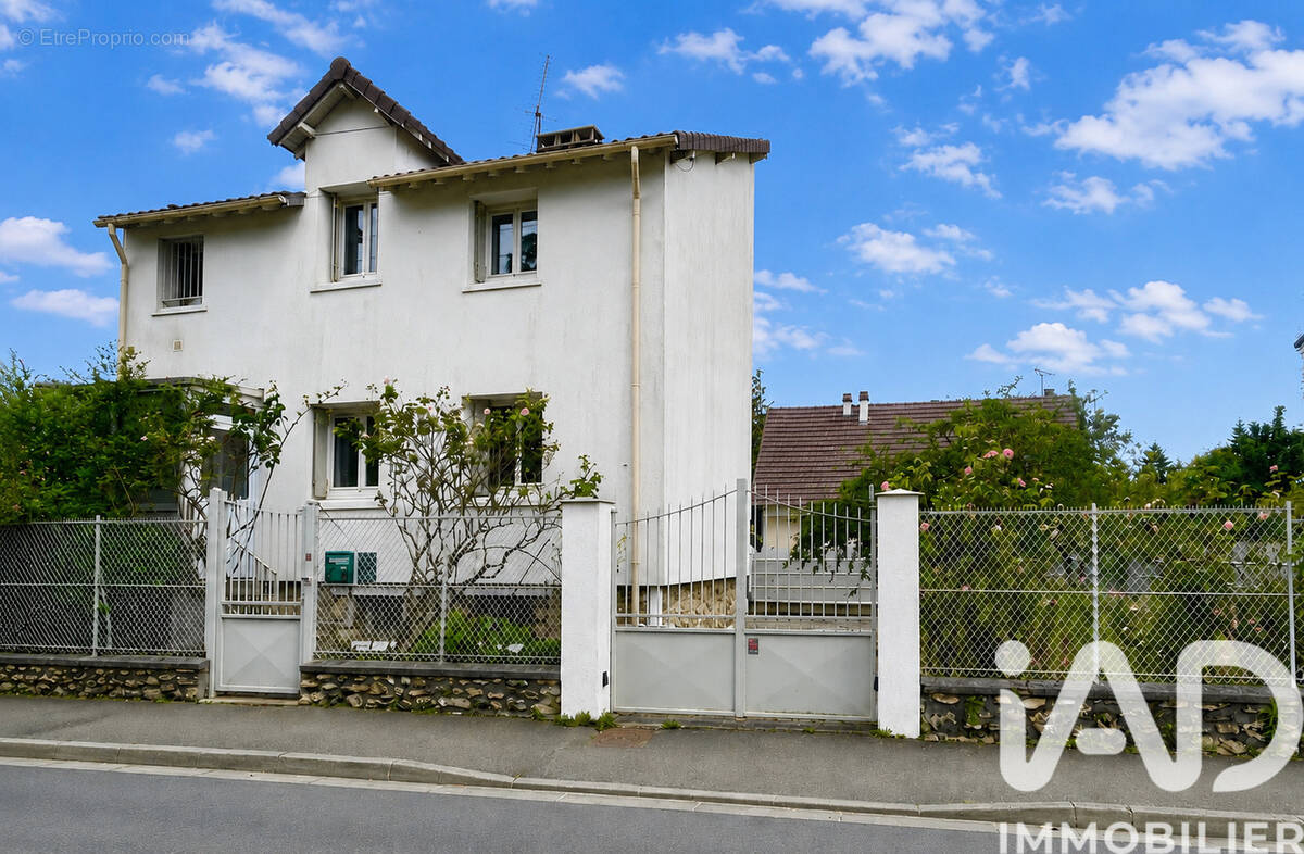 Photo 1 - Maison à TAVERNY
