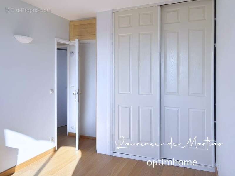 Appartement à COURBEVOIE