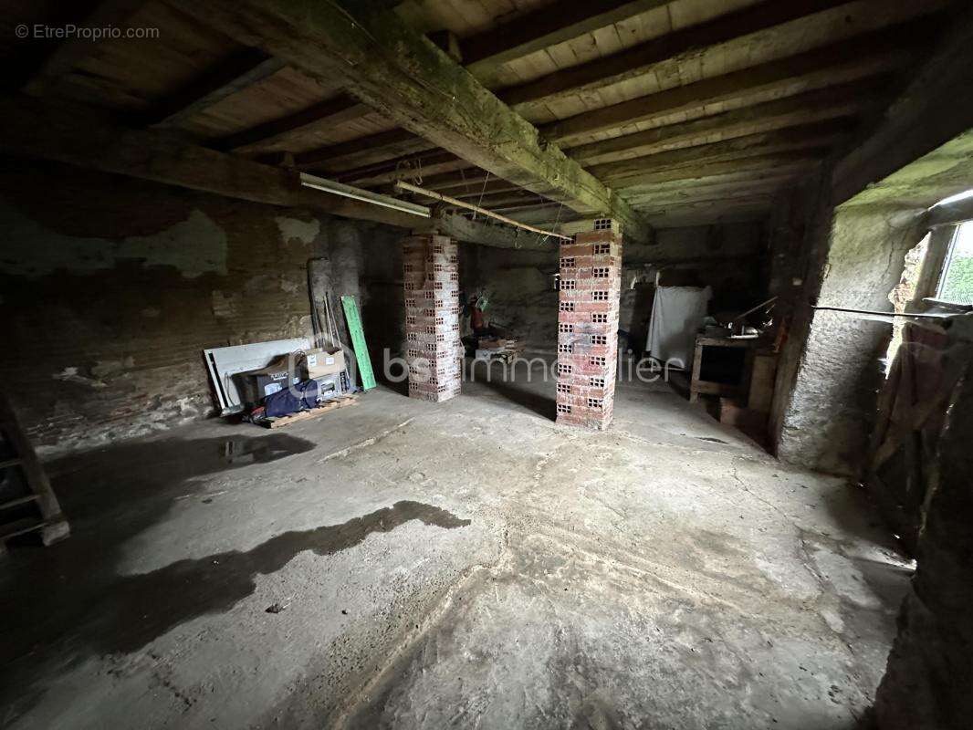 Maison à AURIAC-SUR-VENDINELLE