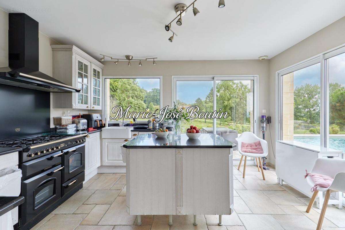 Maison à PONT-L&#039;EVEQUE