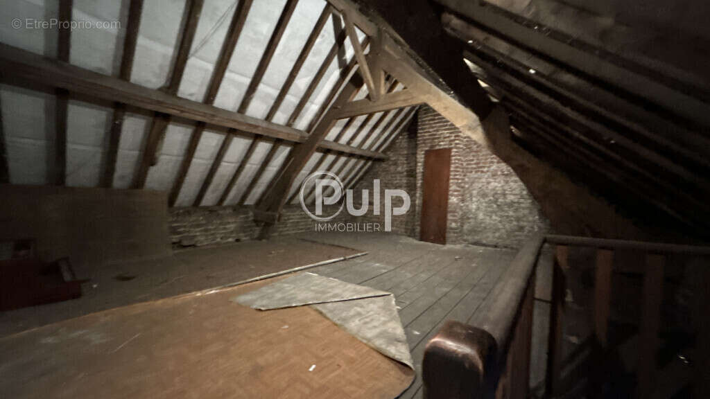 Immeuble de rapport. Maison et commerce - photo 10