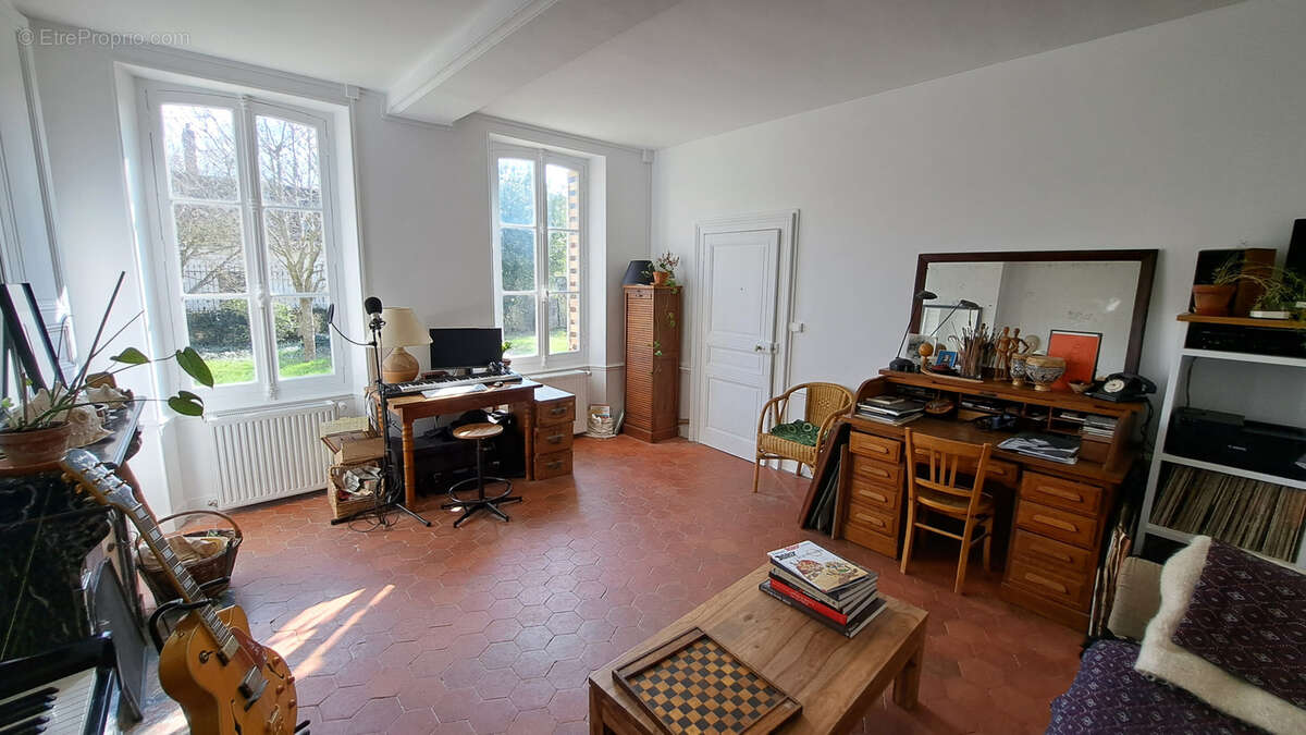 Maison à PONT-SUR-YONNE