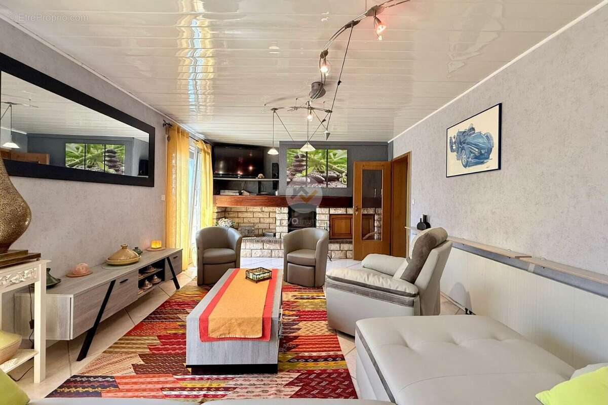 Maison 147 m² à Saint-Bernard  - photo 2