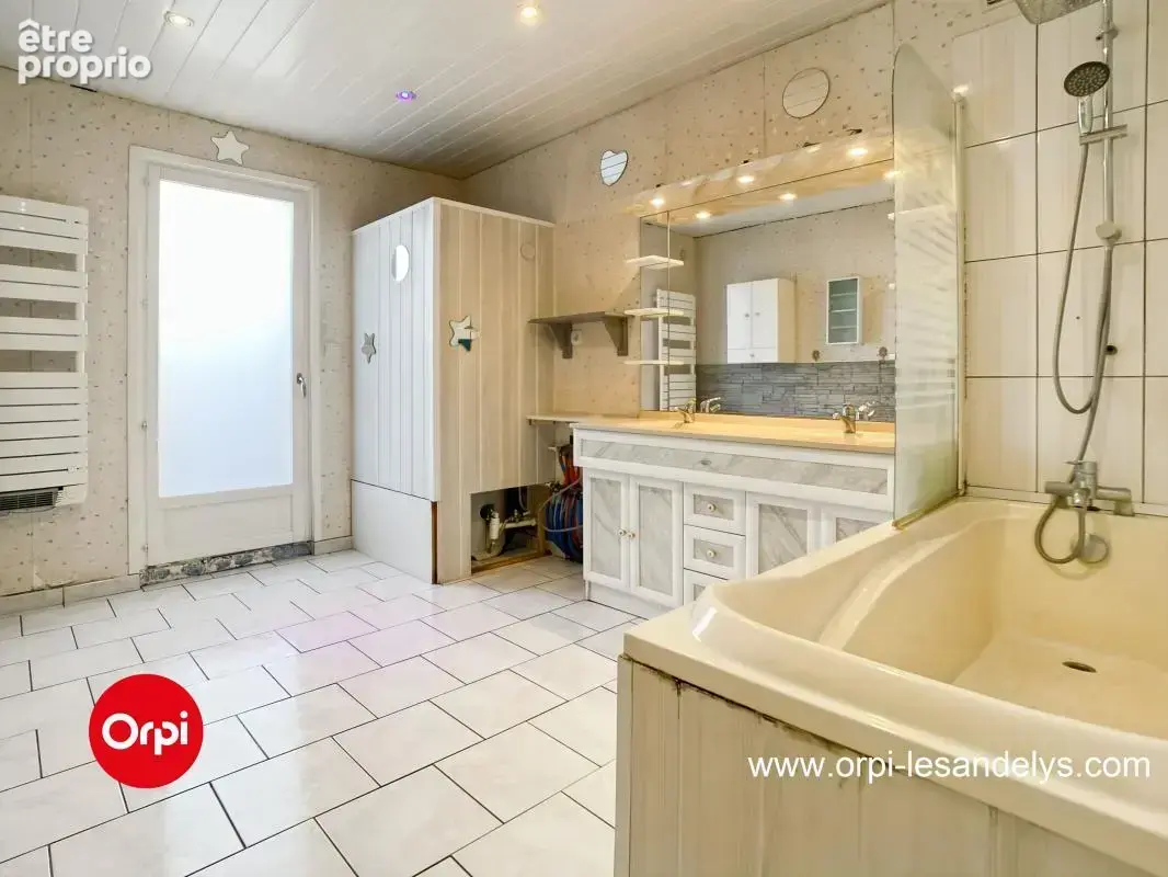 Maison traditionnelle 3 chambres avec jardin et dépendances - photo 13