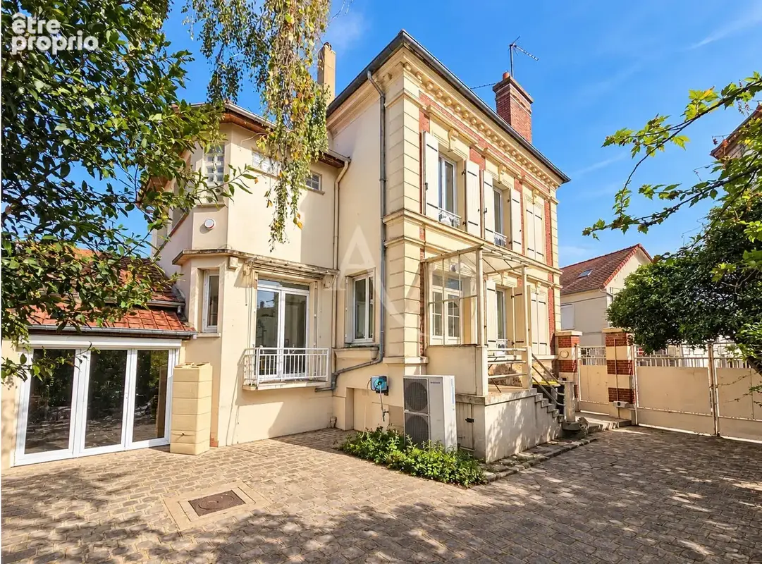 Maison à LES MUREAUX