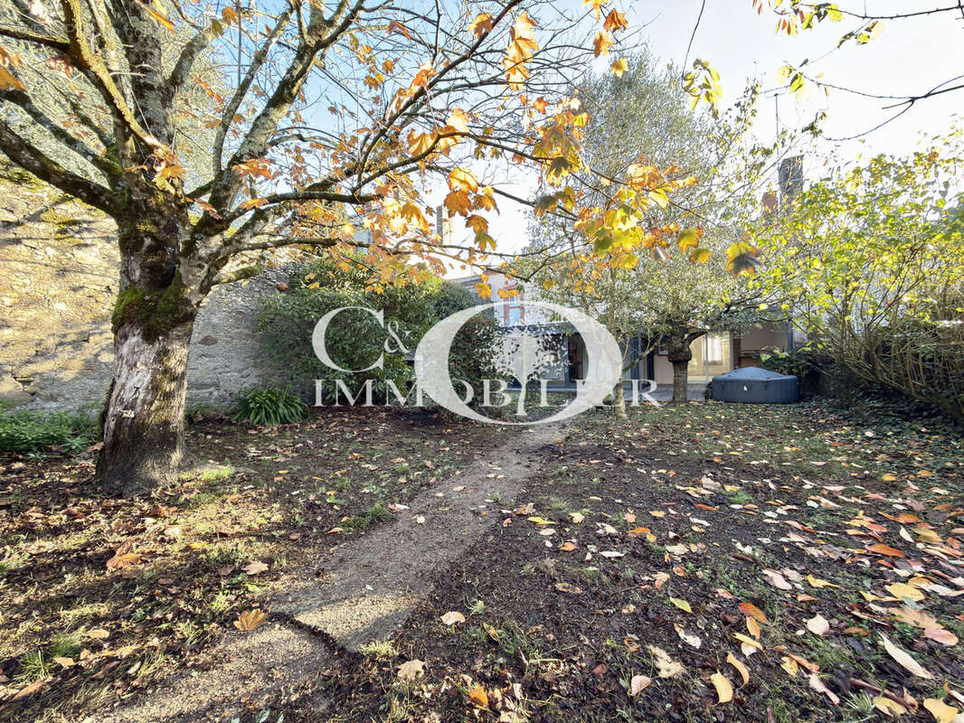 Maison à LEGE