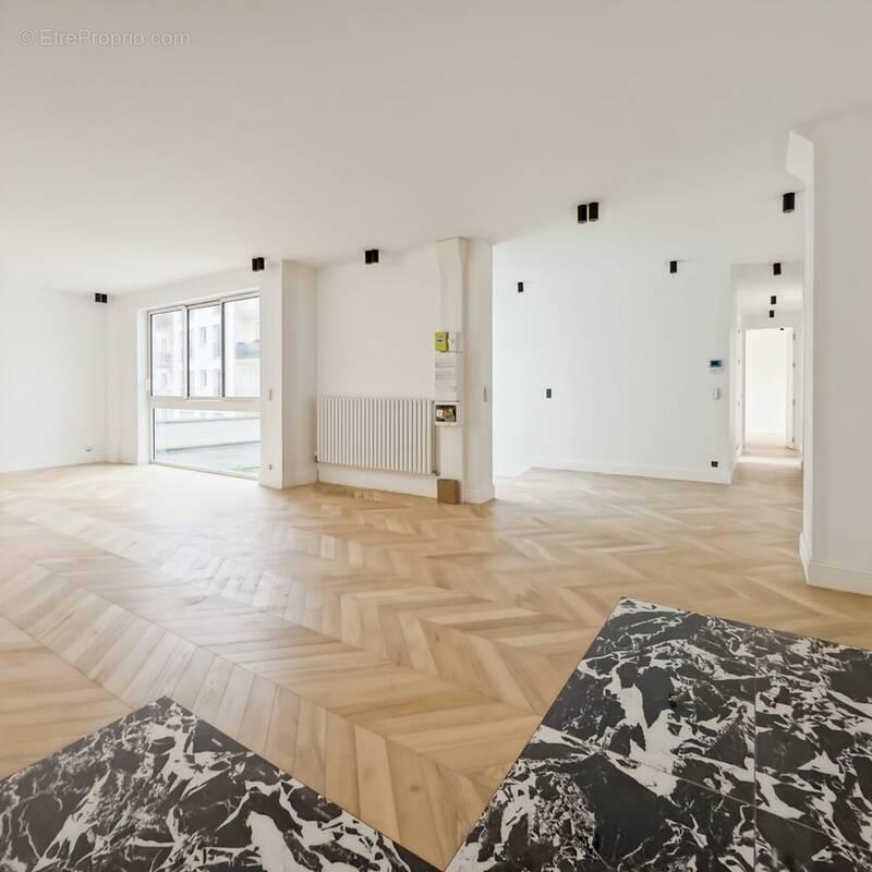 Appartement à CHARENTON-LE-PONT