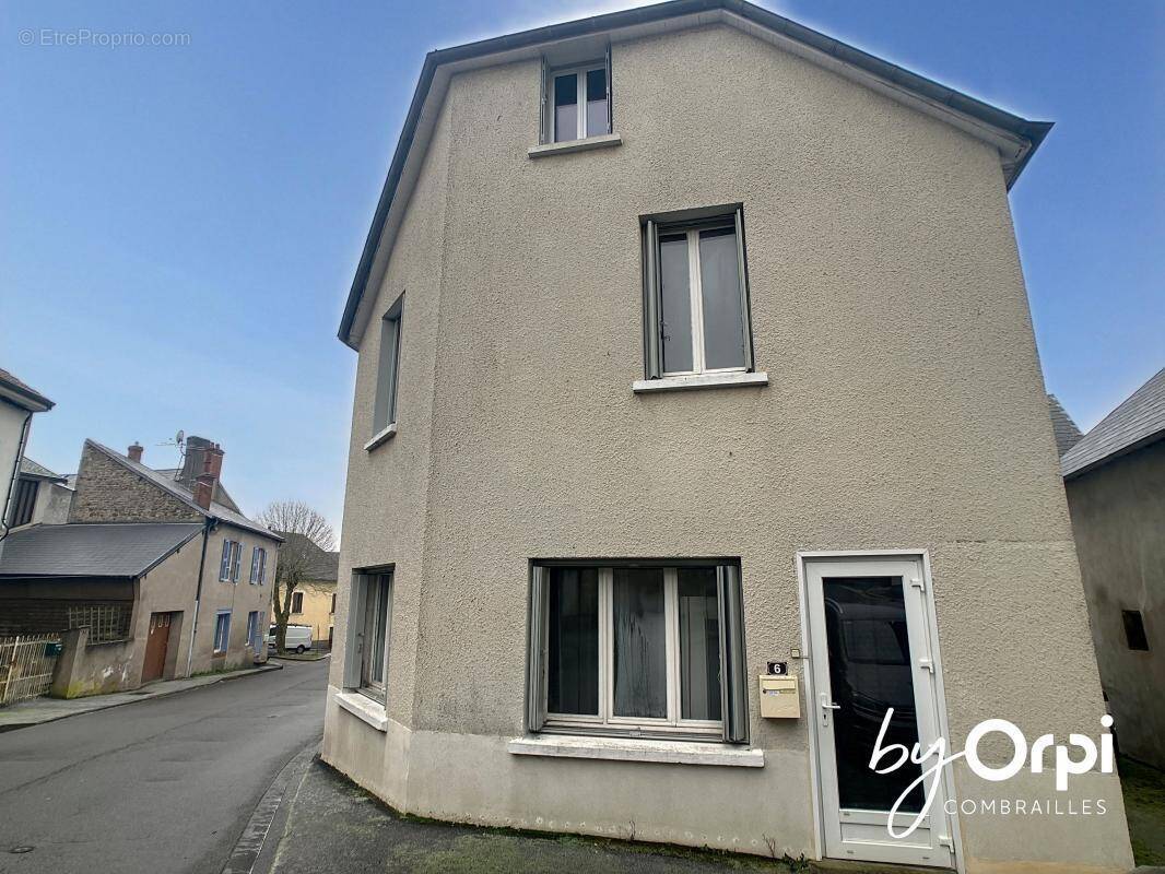 Maison à SAINT-GERVAIS-D&#039;AUVERGNE