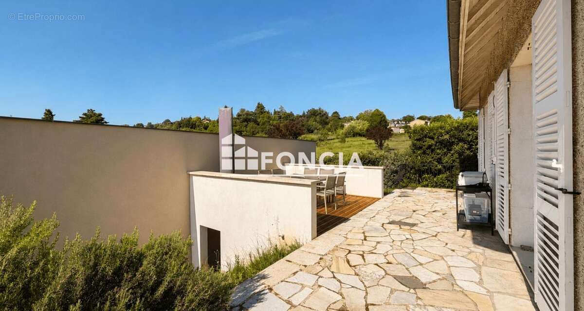 Maison à LIMAS