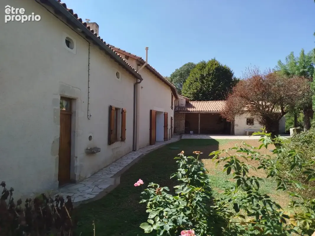 Photo Maison à Limalonges au prix de 224 700€