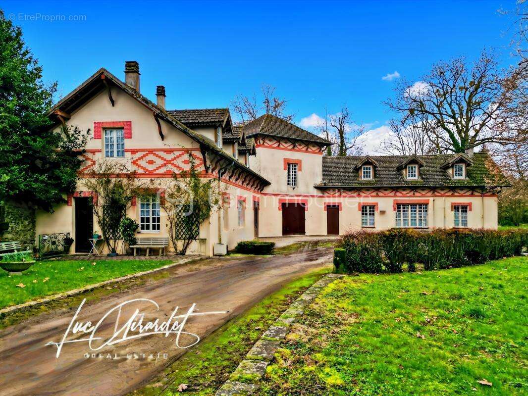 Maison à COULOMMIERS