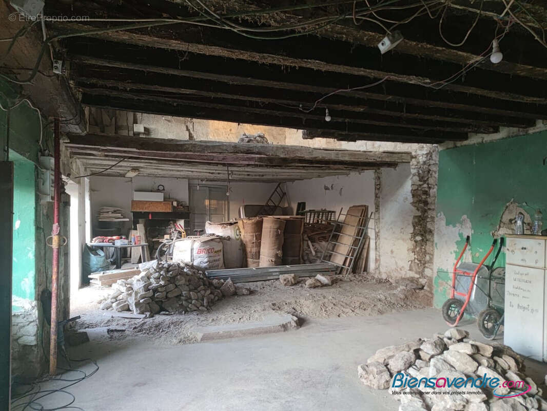 Maison à MONTHOIRON