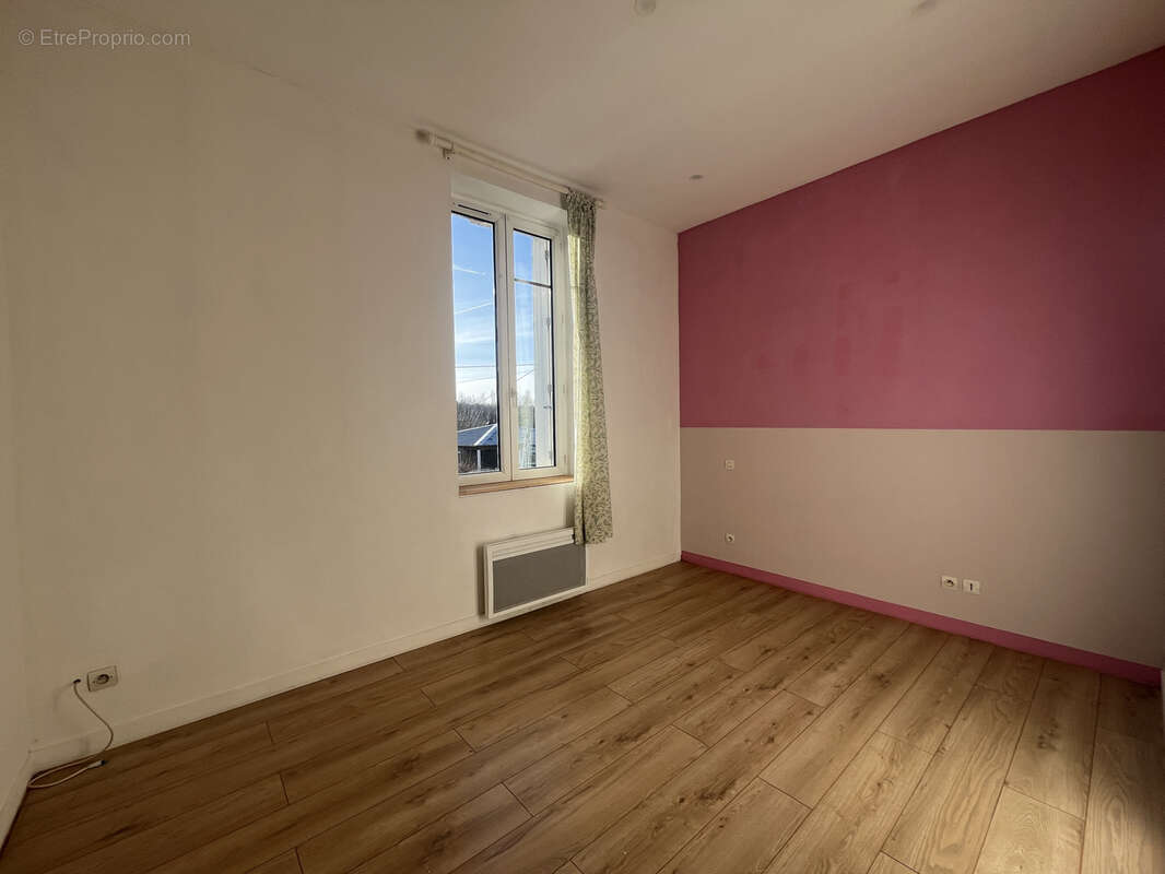 Maison à SAINT-YRIEIX-SUR-CHARENTE