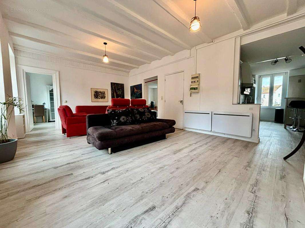 Appartement rénové 90 m²- centre beaucourt - photo 2