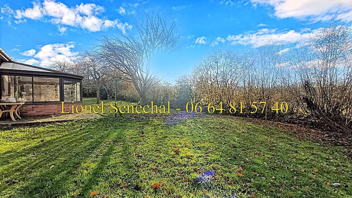 Maison à SAINTE-SABINE-SUR-LONGEVE