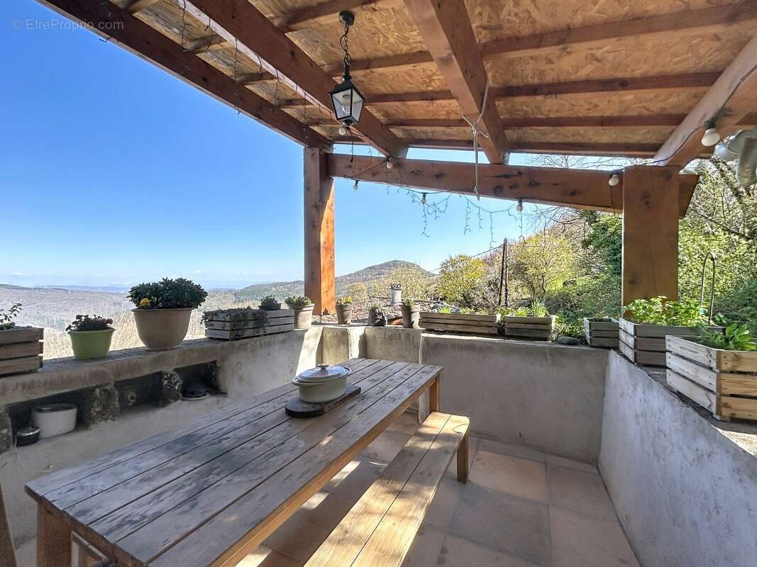 Maison à SAINT-MARTIN-SUR-LAVEZON