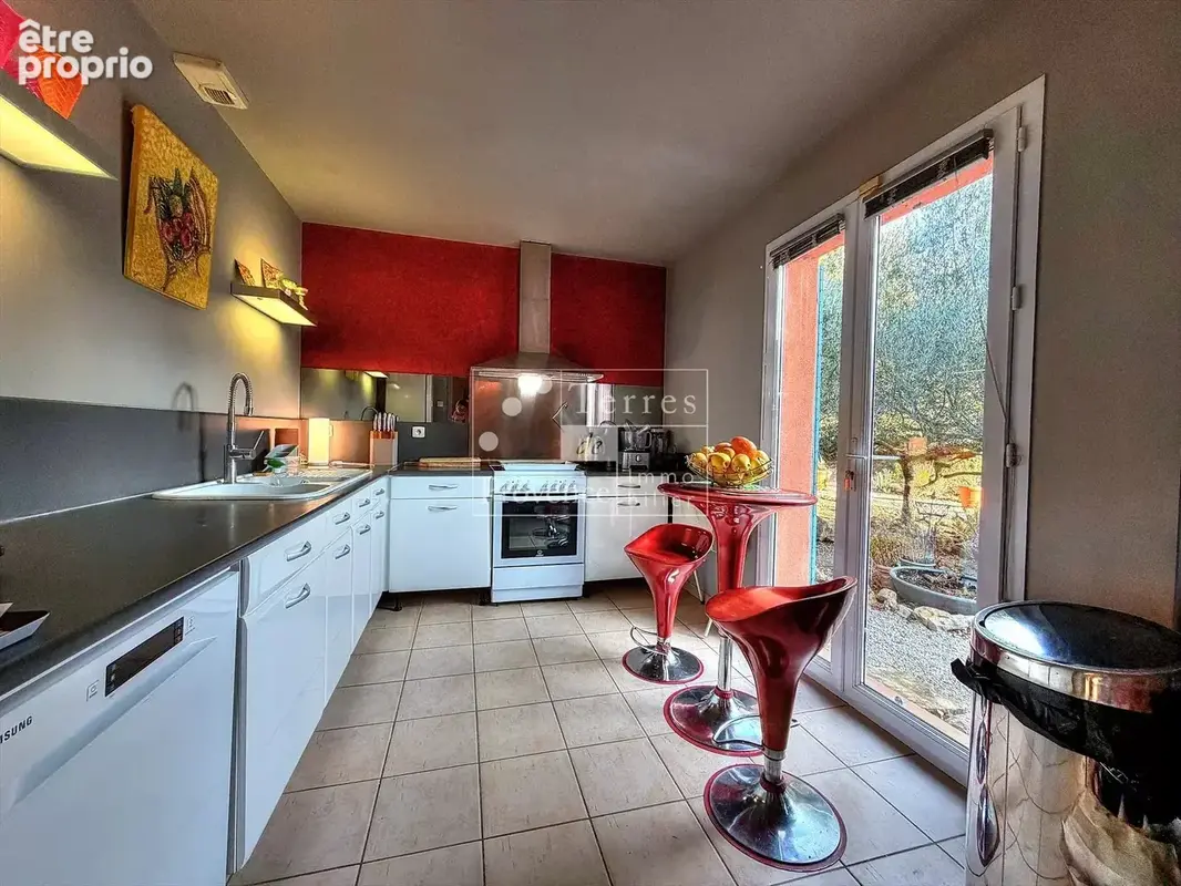 Maison de plain-pied avec piscine et appartement indépendant – Tourtour - photo 4
