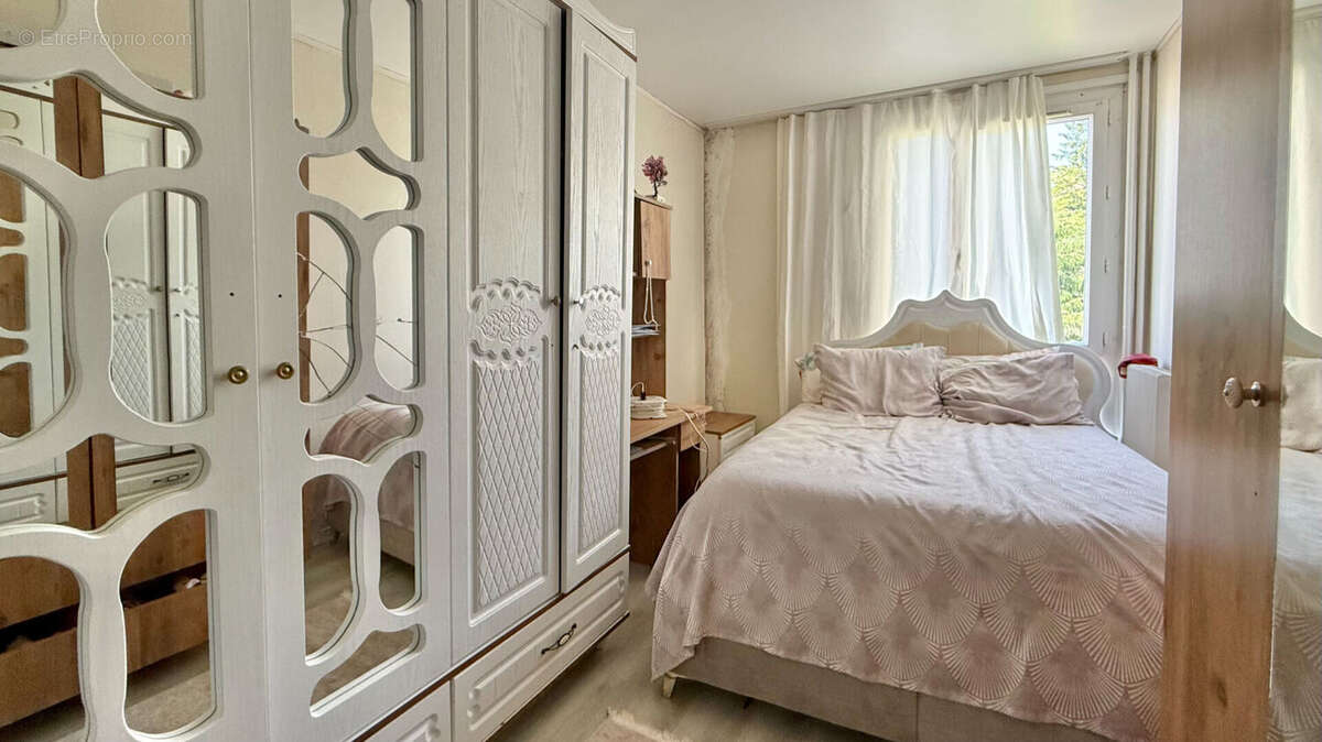 Appartement à CORBEIL-ESSONNES