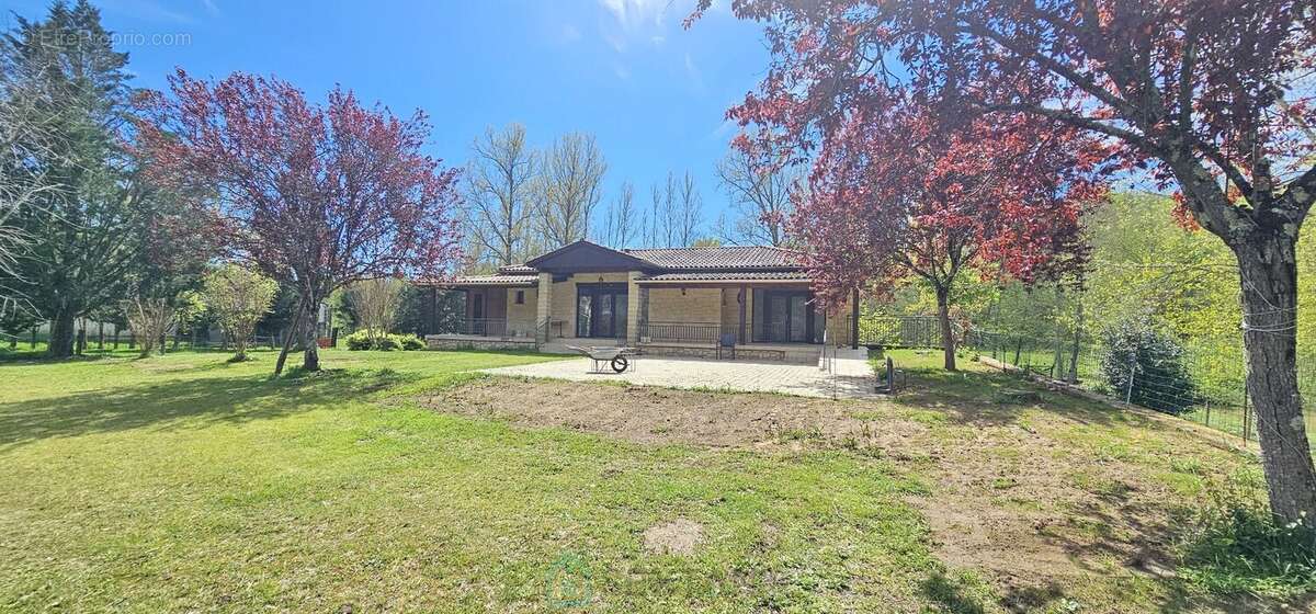 Maison à SAINT-CIRQ-MADELON