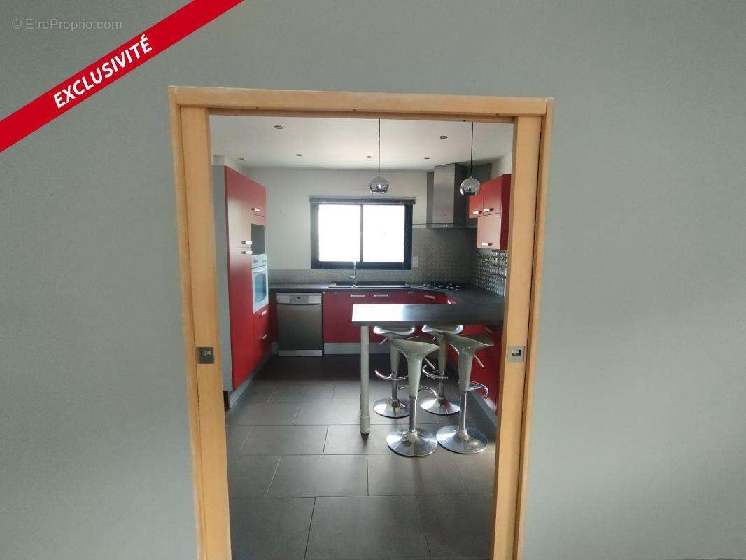 Maison à LA TRINITE-SURZUR