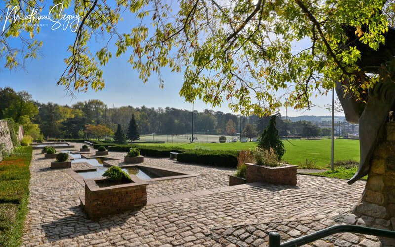 Terrain à SAINT-GENIS-LAVAL