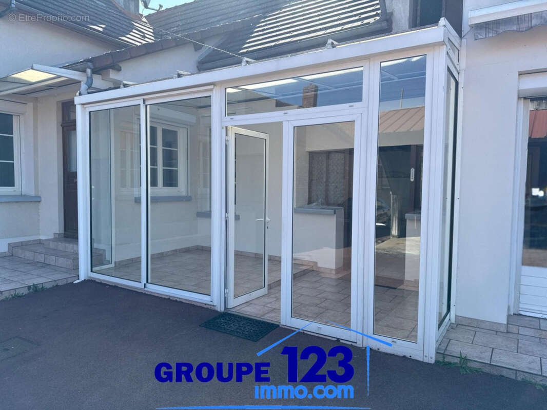 Maison à FLEURY-LA-VALLEE