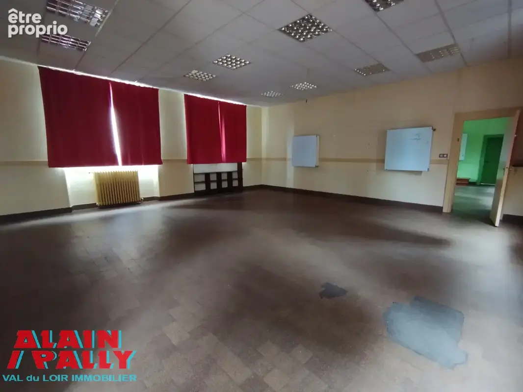 Cloyes centre - photo 5