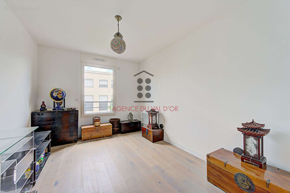 Appartement à SURESNES