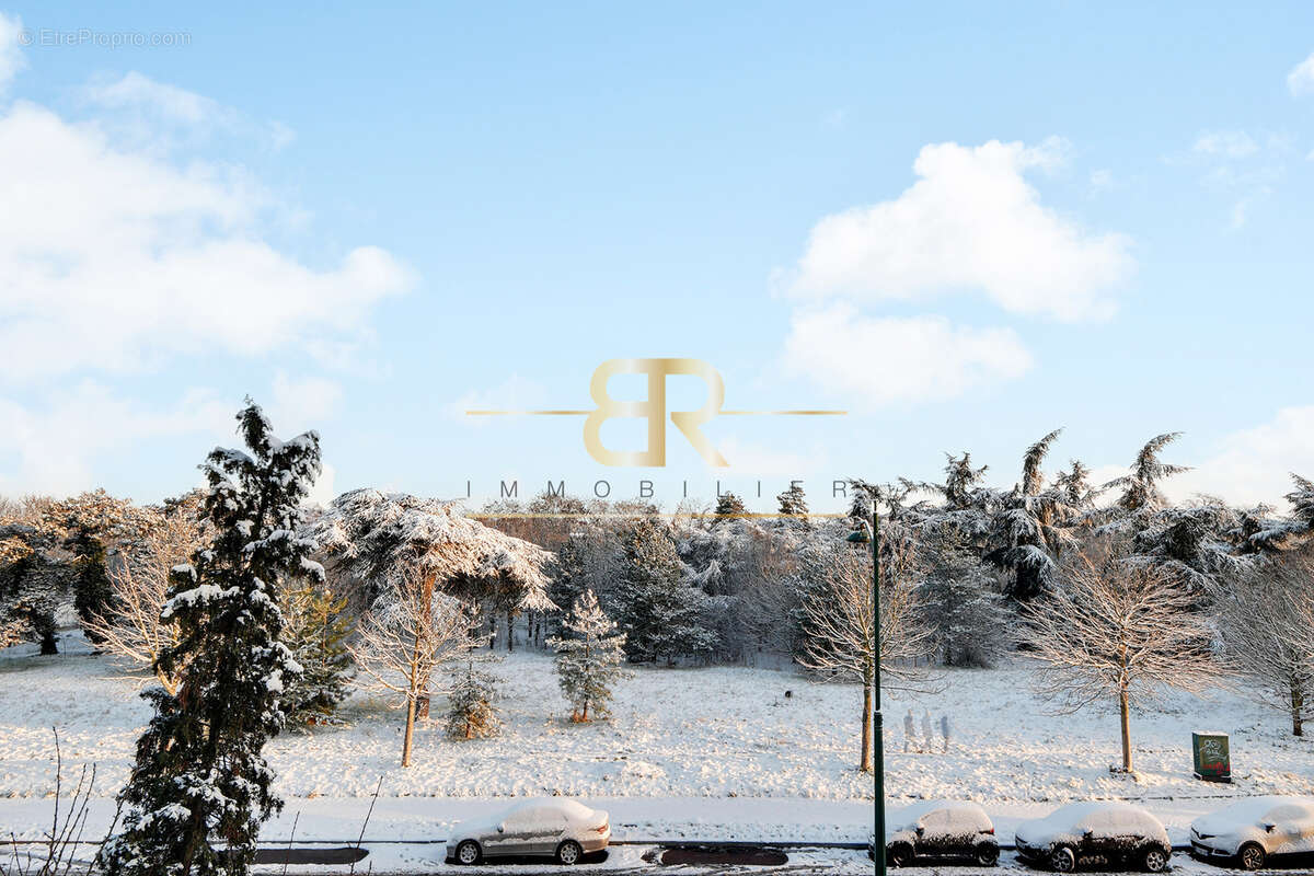 Appartement à CHARENTON-LE-PONT